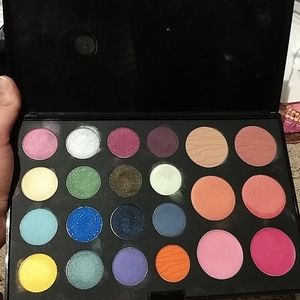 Eyeshadow and Blush Palette